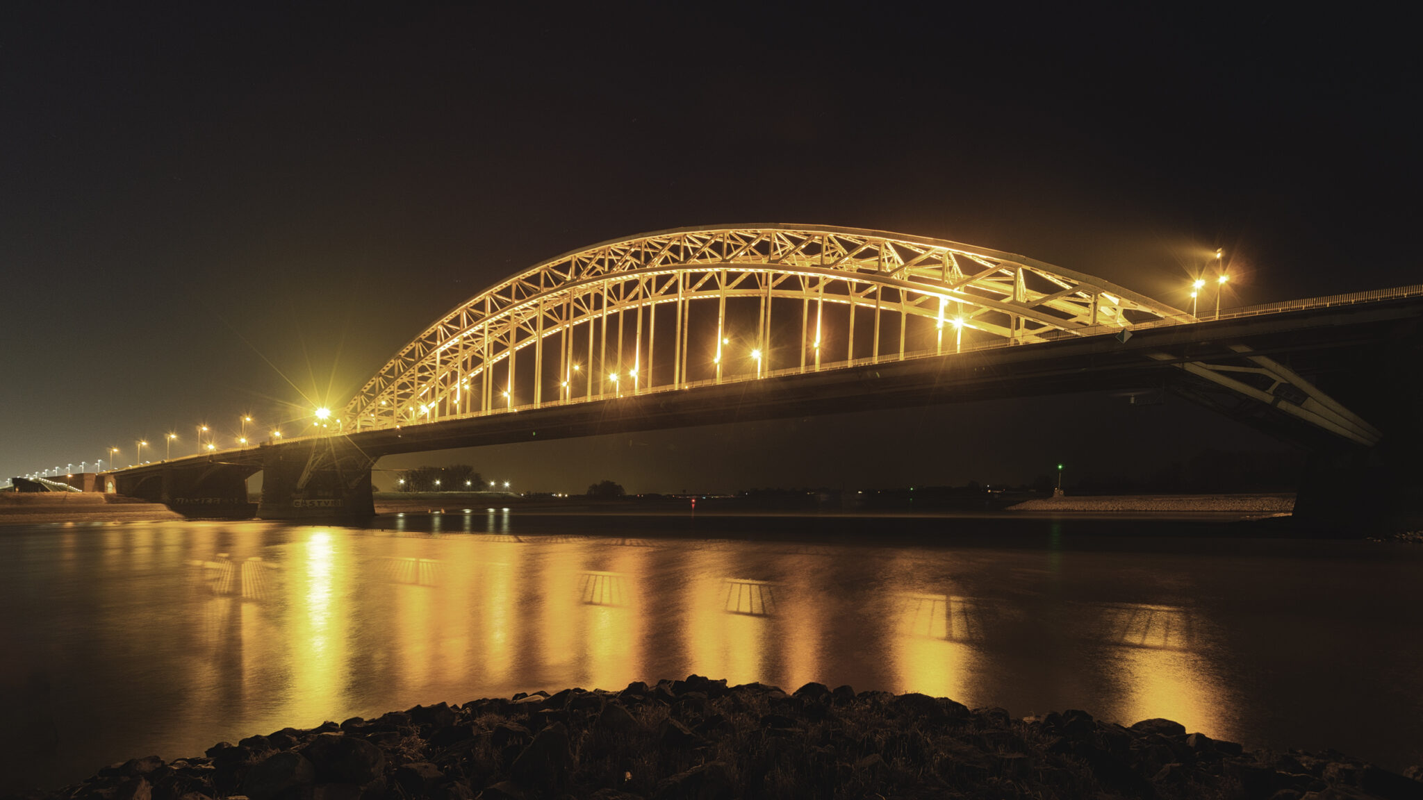 Nijmegen zur blauen Stunde