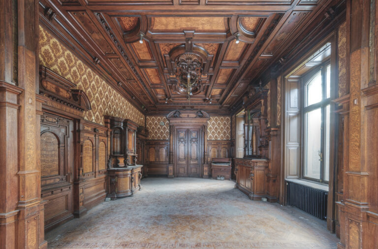 Villa Woodstock Saal mit Kronleuchter