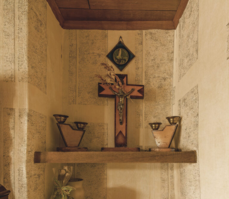 Hausaltar Kruzifix