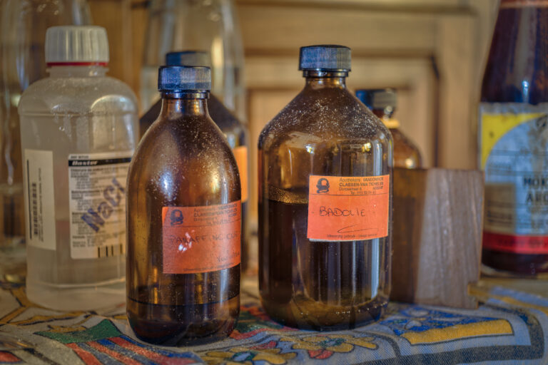 Maison Madame Mokka Apothekenflaschen