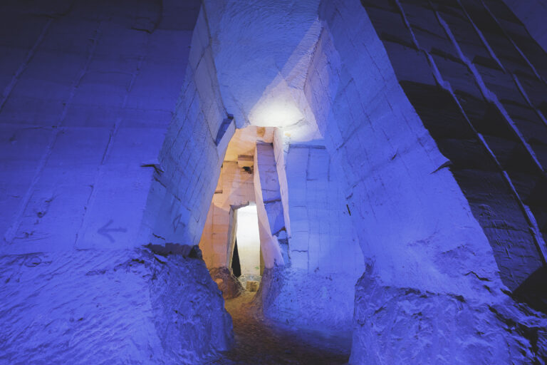 Mergelgrube blauer Durchgang