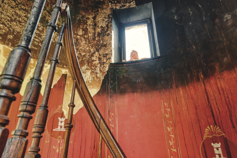 Maison des Plantes, rote Treppenwand