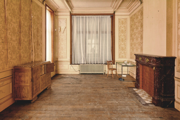 Maison des Plantes, Salon mit Glastisch
