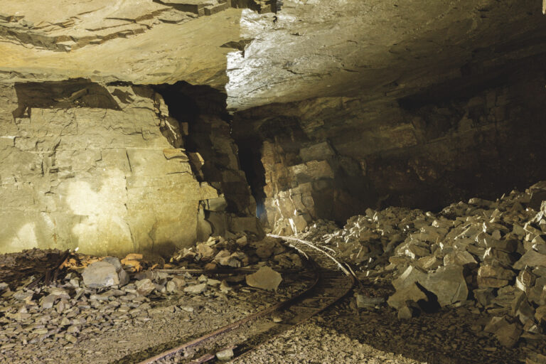 Indiana Jones, Seitenstollen