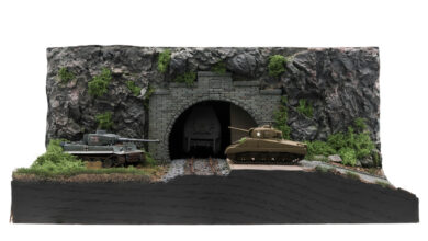 Модель-диорама: Шерман и Тигр у туннеля.